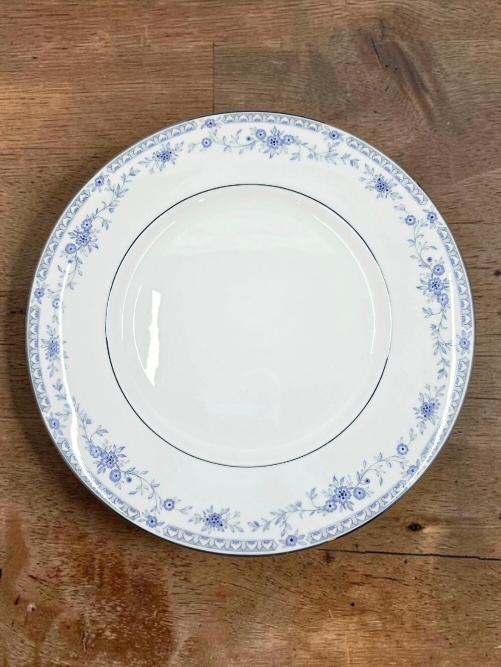 Minton Bellemeade Pattern Dinner Plate Blue Flowers Platinum Edge England
